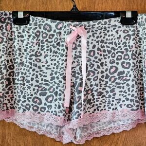 NWOT Insomnia Gray Leopard Print Pink Lace Trim Bowtie Sleep Shorts Women Medium
